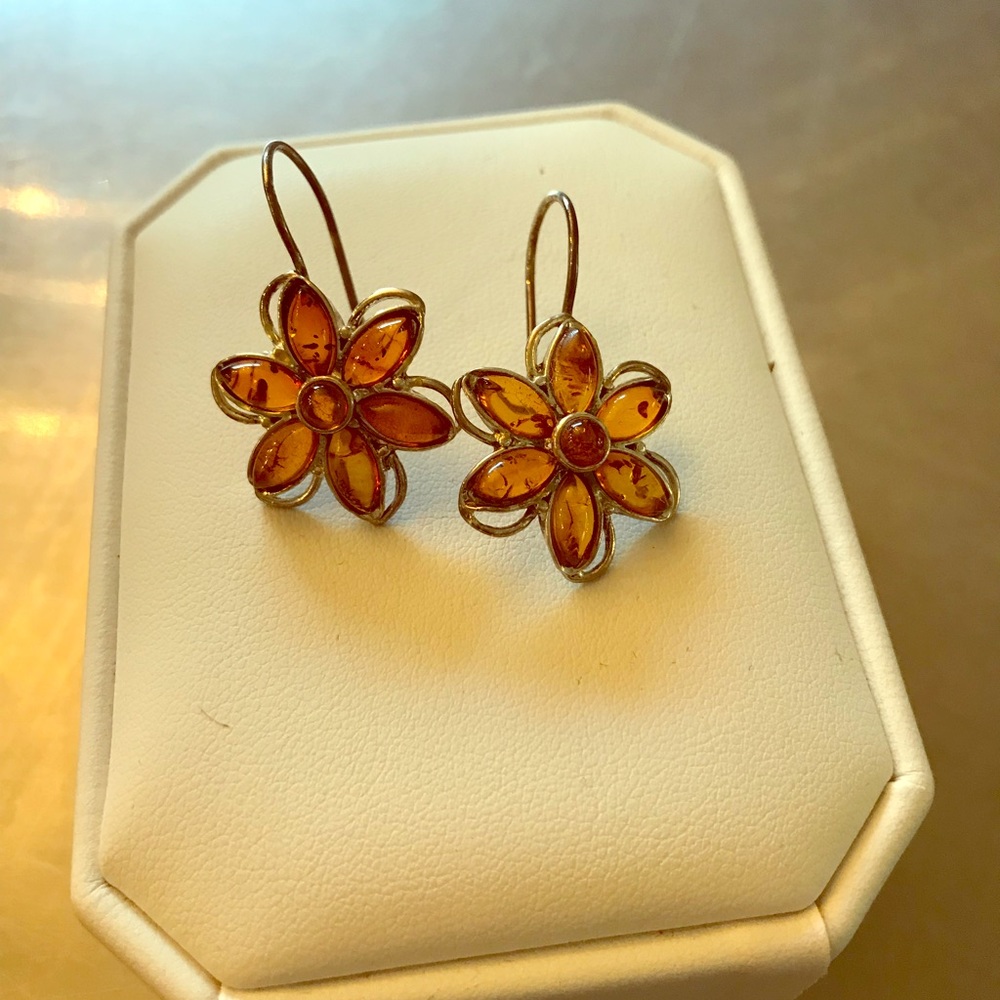 Silver amber wire earrings